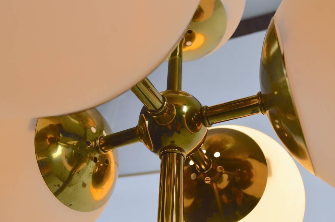 Five Globe Light Sputnik Floor Lamp in Brass and Black For Sale 1