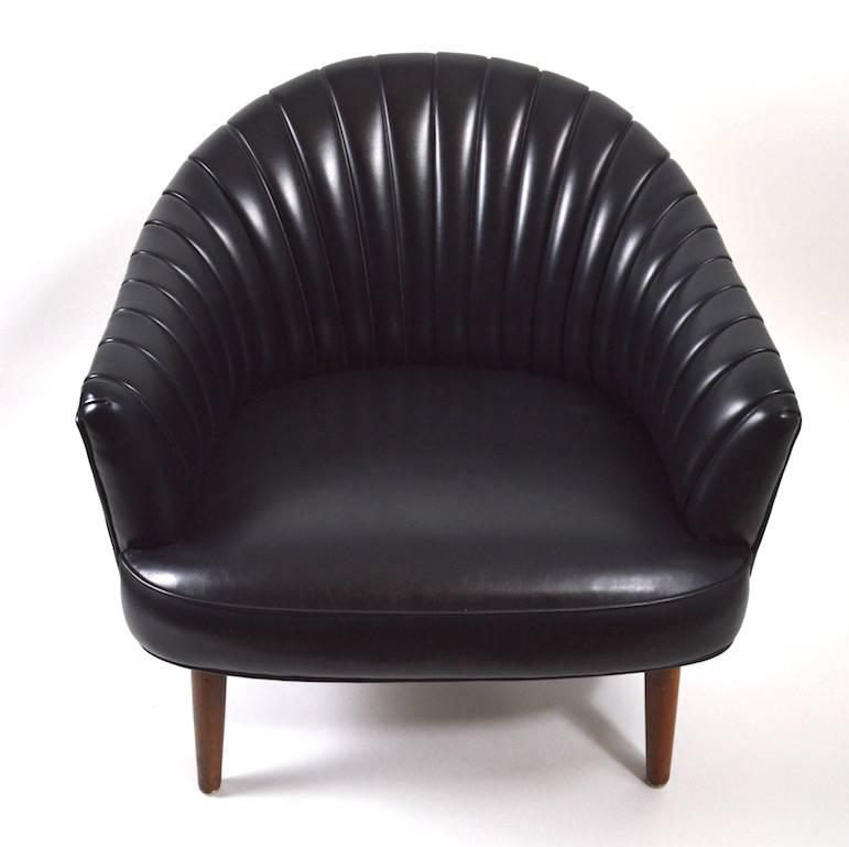 Ein Paar Thonet-Stühle mit glatter Oberfläche (Moderne der Mitte des Jahrhunderts) im Angebot