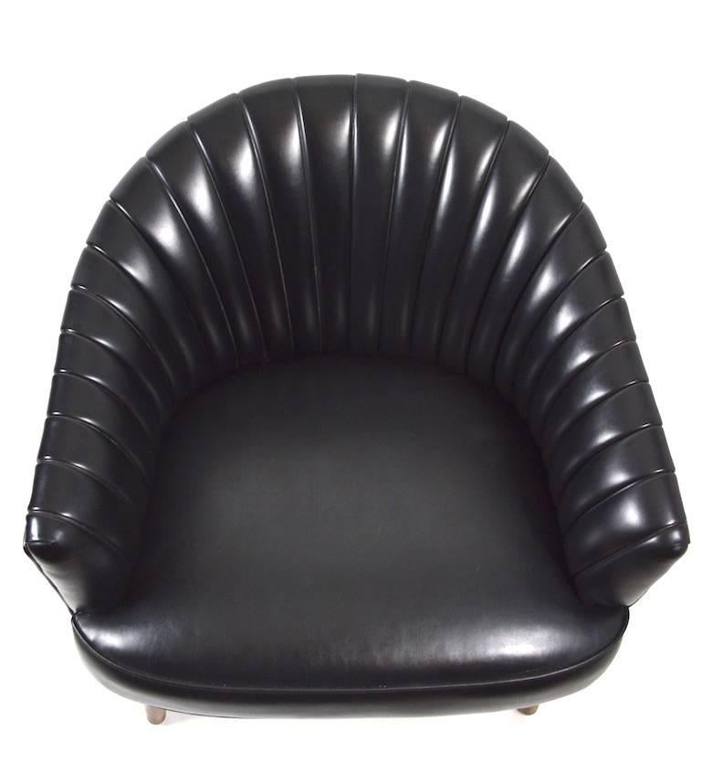 Ein Paar Thonet-Stühle mit glatter Oberfläche (amerikanisch) im Angebot