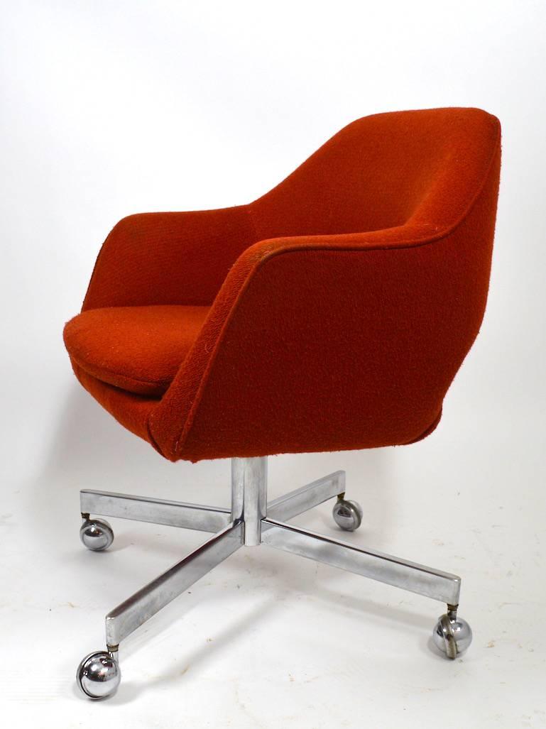 Mid-20th Century Large Set of Swivel Office Chairs by Shelby Williams