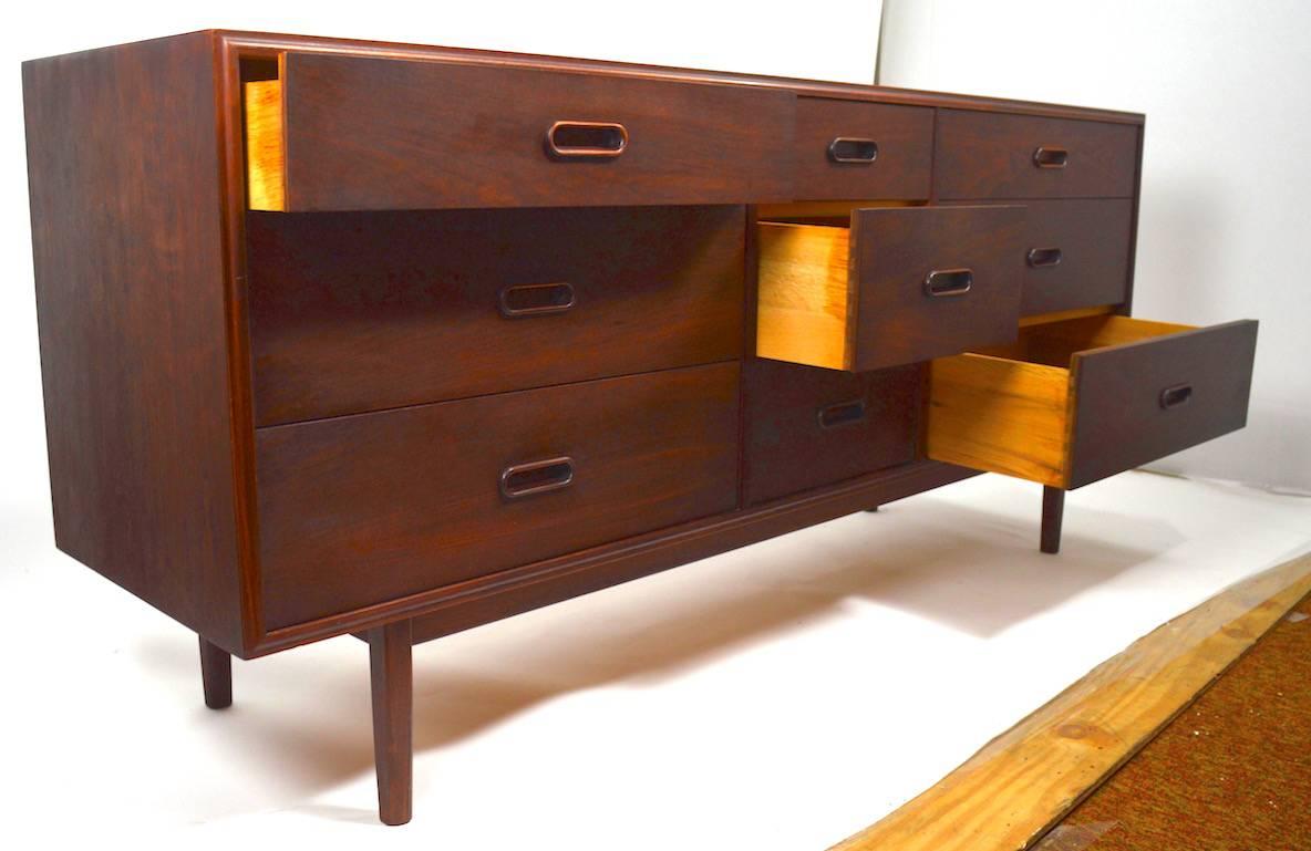Mid-Century Danish Modern Style Nine-Drawer Dresser In Good Condition In New York, NY