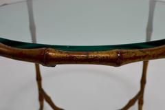 Coppia di Ottone Tavoli in finto bambù attribuiti a Bagues