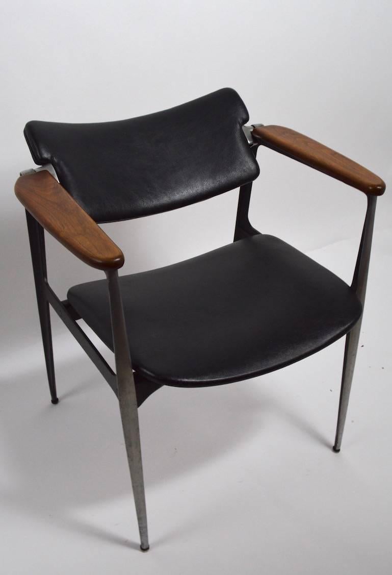 Rare Dan Johnson Shelby Williams Crucible Tilt Back Armchair In Good Condition In New York, NY