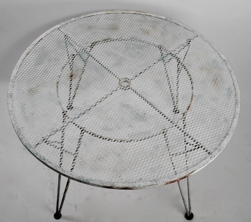 Mid-20th Century Architectural Metal Mesh Garden Dining Table Attributed to Salterini