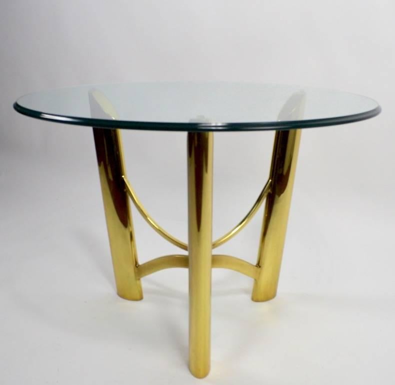 Brass Base Glass Top Table Attributed to Mastercraft In Excellent Condition For Sale In New York, NY