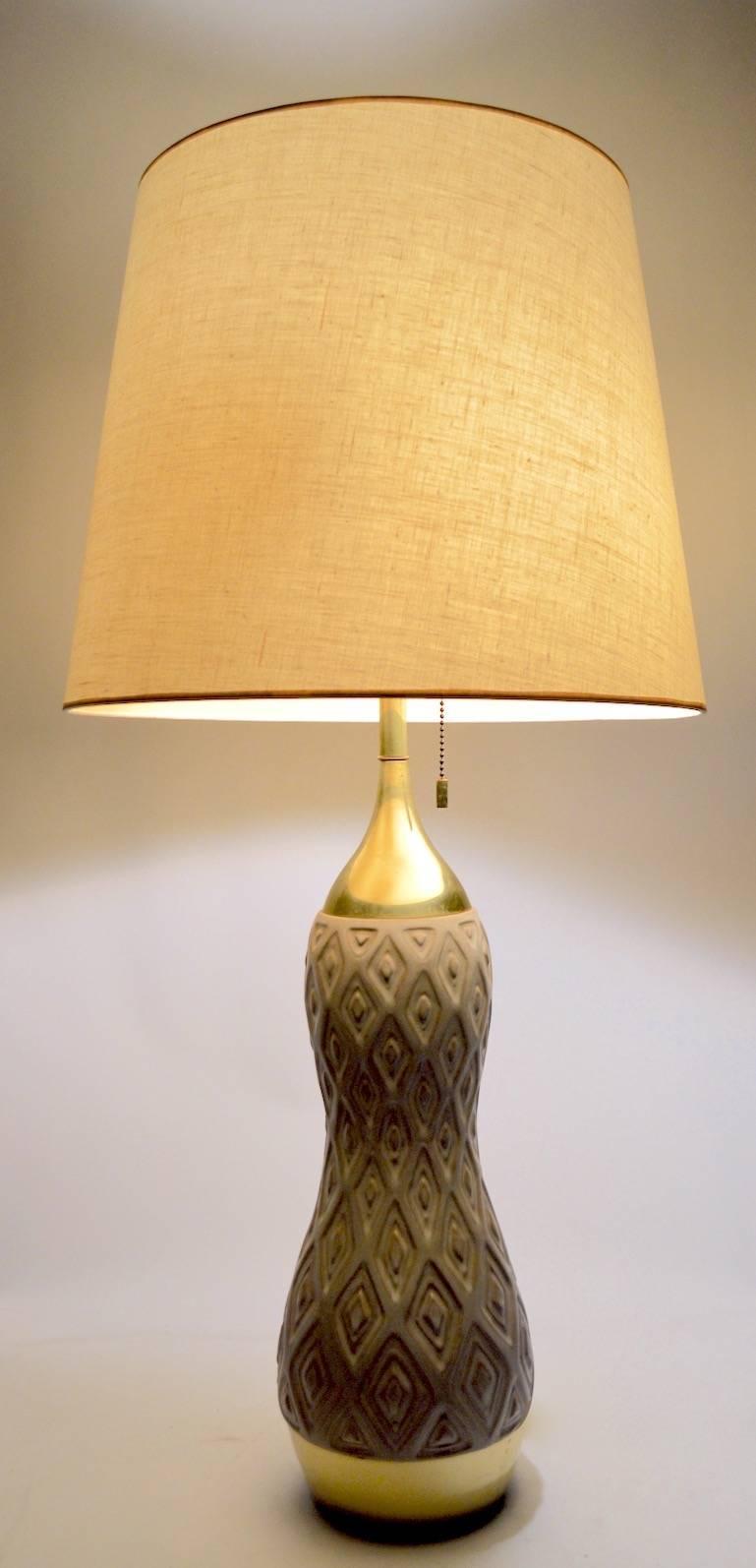 Gerald Thurston für Lightolier Tischlampe aus Keramik und Messing im Angebot 4