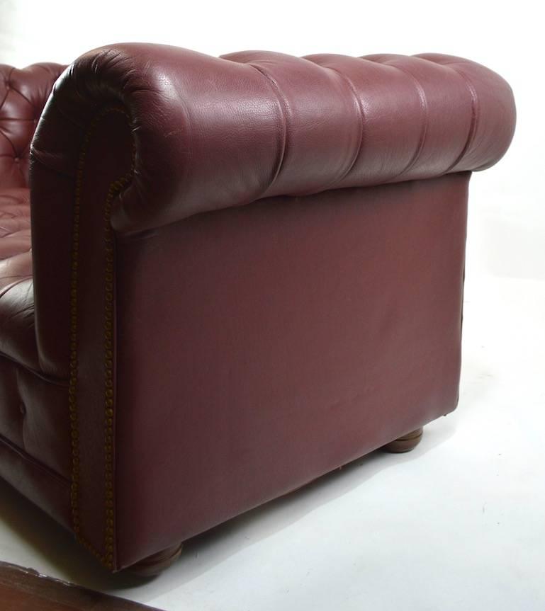 Burgundy Leather Chesterfield Sofa Loveseat In Good Condition In New York, NY