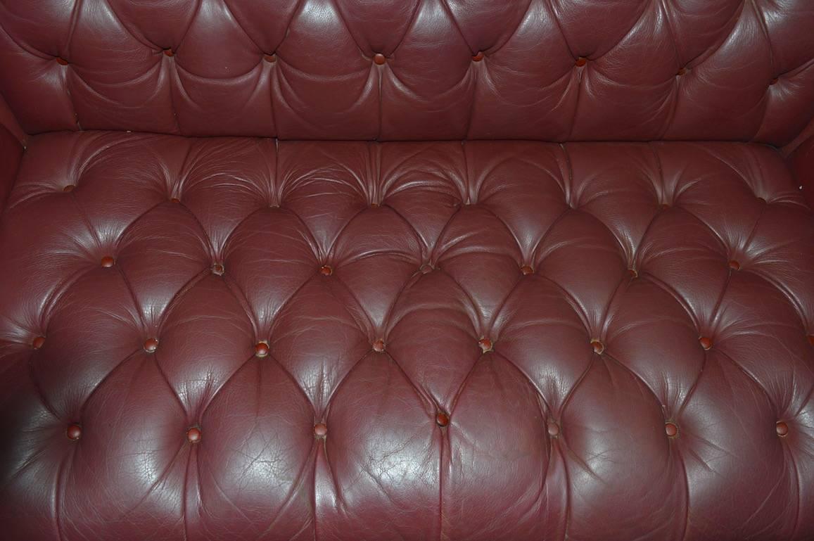 Burgundy Leather Chesterfield Sofa Loveseat 2