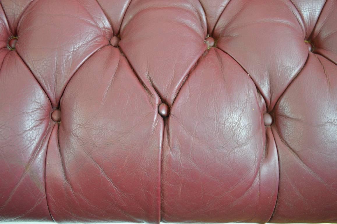 Burgundy Leather Chesterfield Sofa Loveseat 4