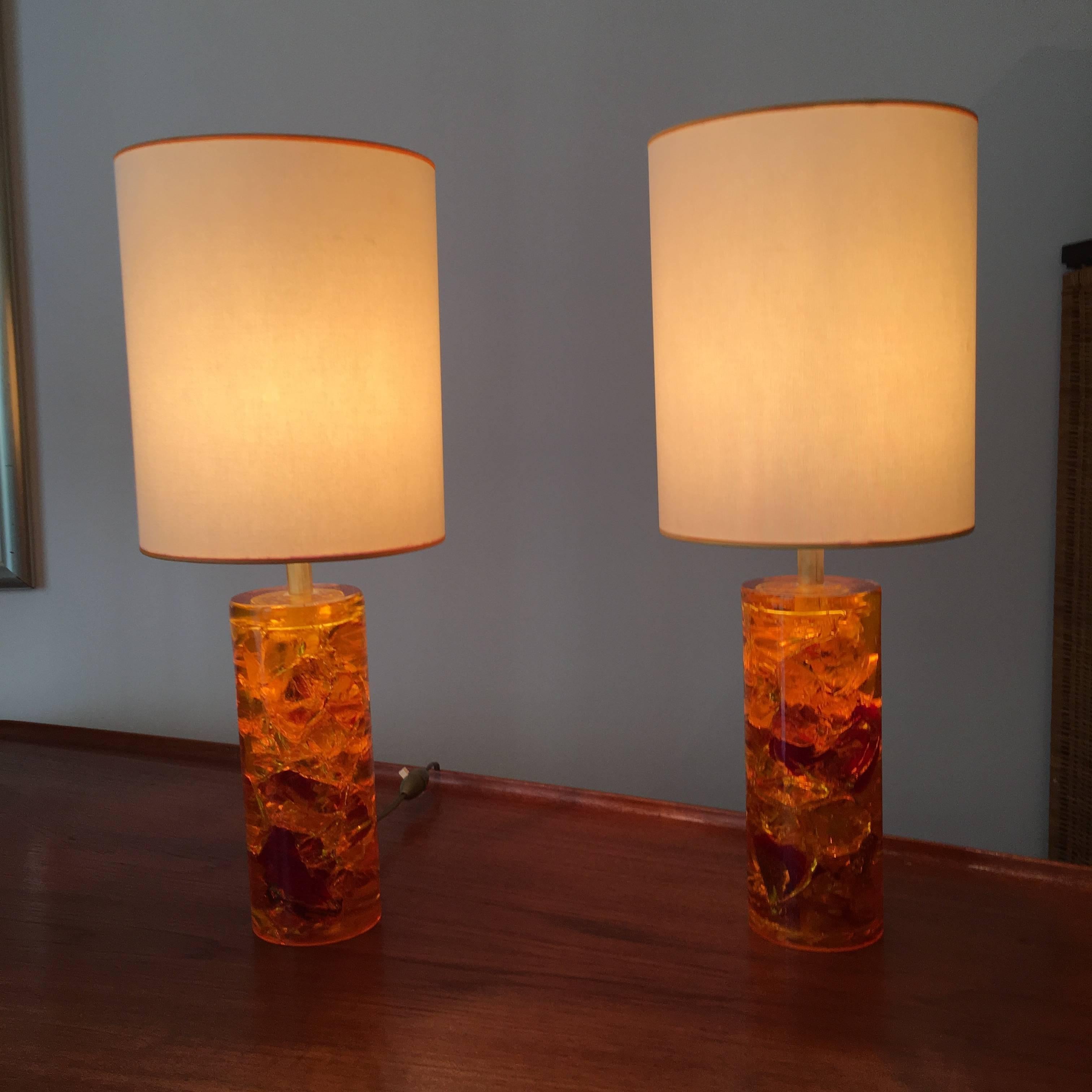 Striking pair of amber table lamps,
France, circa 1970.
Fractal resin, brass.