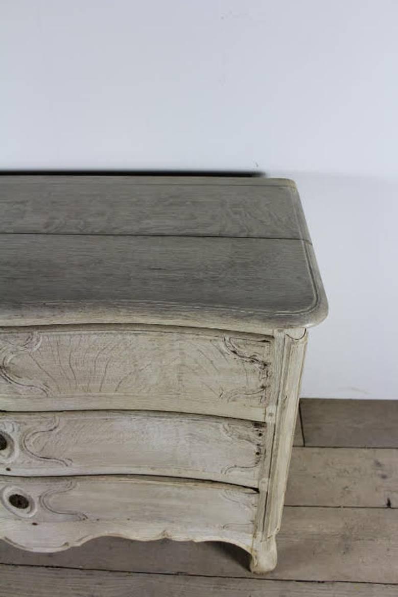 18th Century French Louis XV Style Bleached Oak Serpentine Chest 1