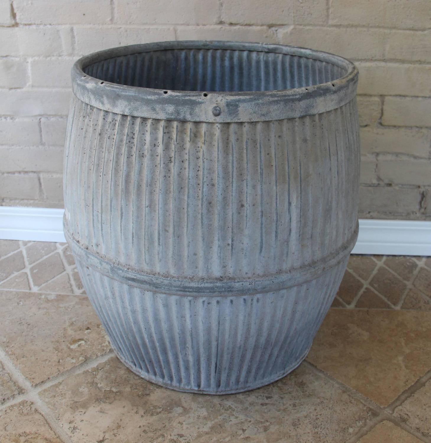Vintage Galvanized Zinc English Dolly Tub at 1stdibs
