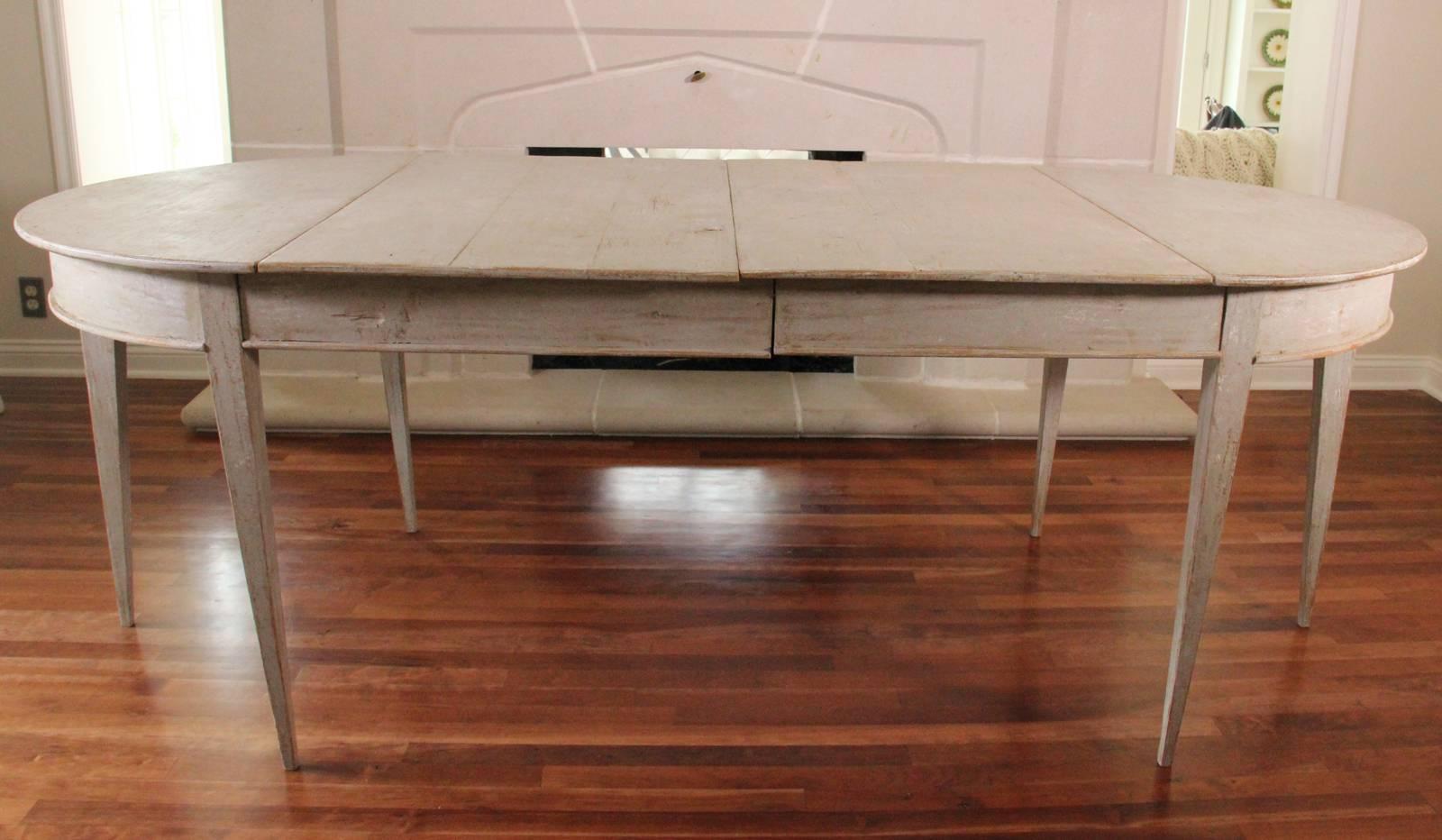 19th Century Swedish Gustavian Period Extension Dining Table In Excellent Condition In Wichita, KS
