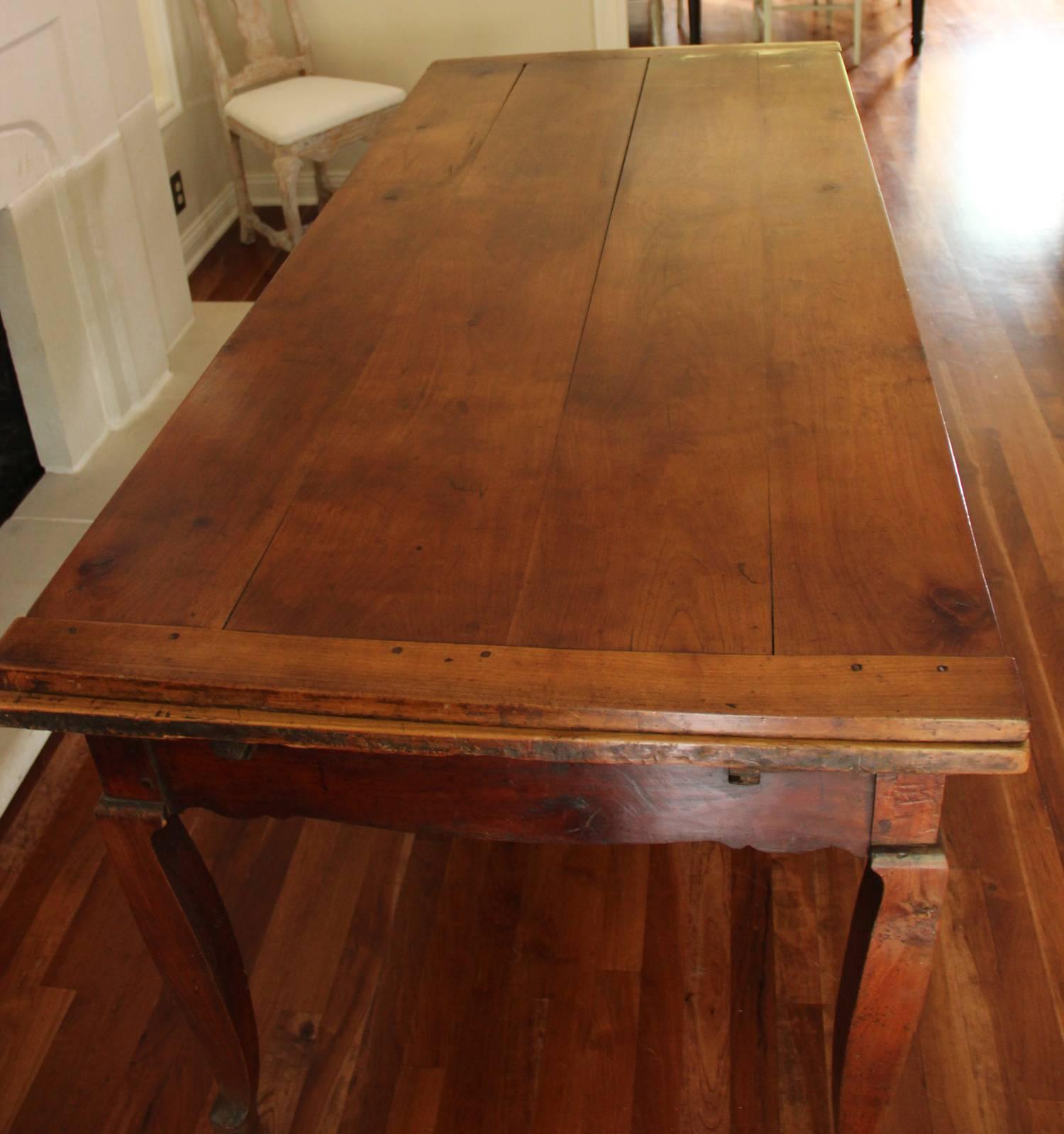 18th Century French Louis XV Antique Cherrywood Double Extension Farmhouse Table In Excellent Condition In Wichita, KS