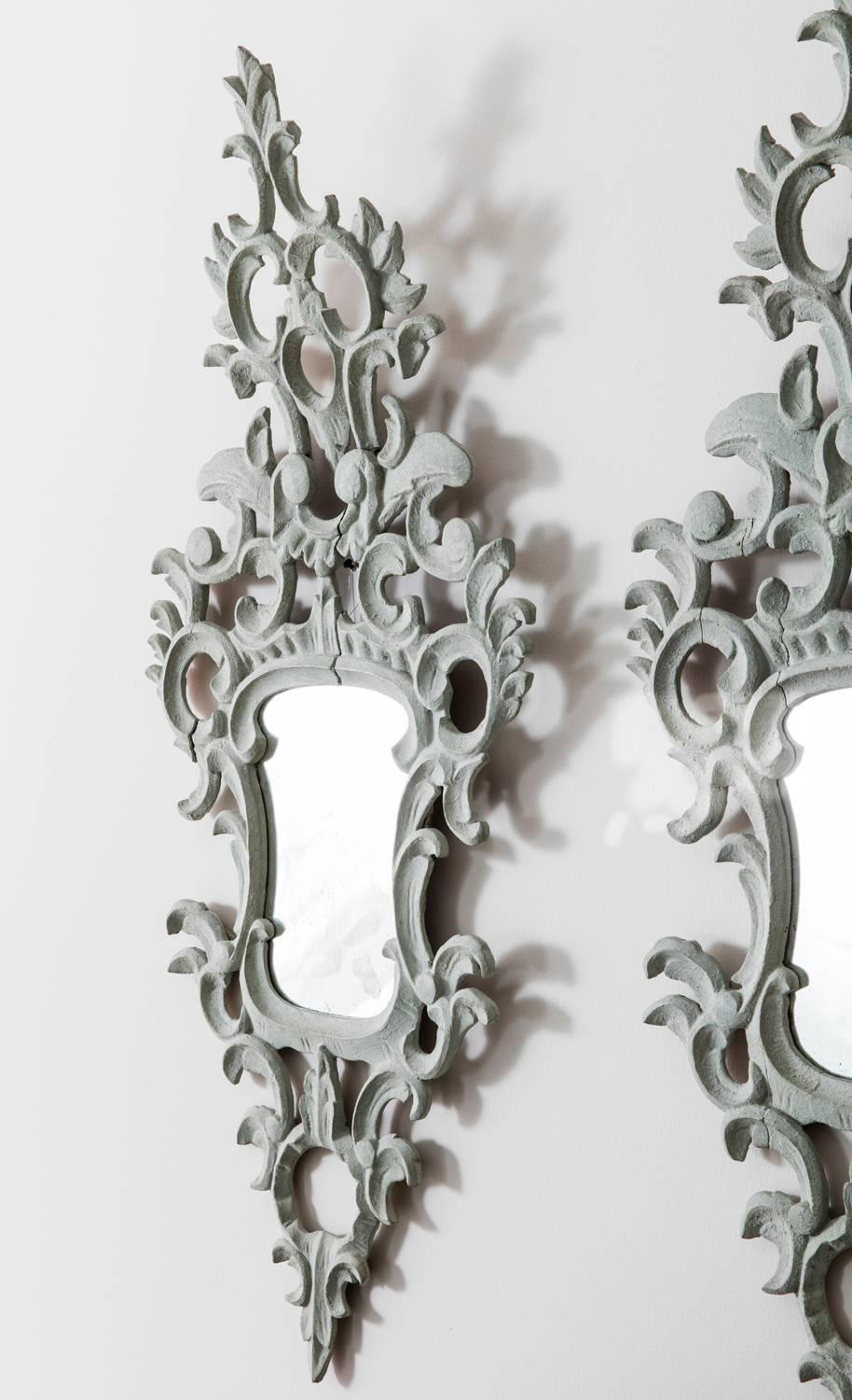 19. Jahrhundert Paar venezianische Spiegel mit Applikationen und Original-Spiegelplatte   im Zustand „Hervorragend“ im Angebot in Wichita, KS