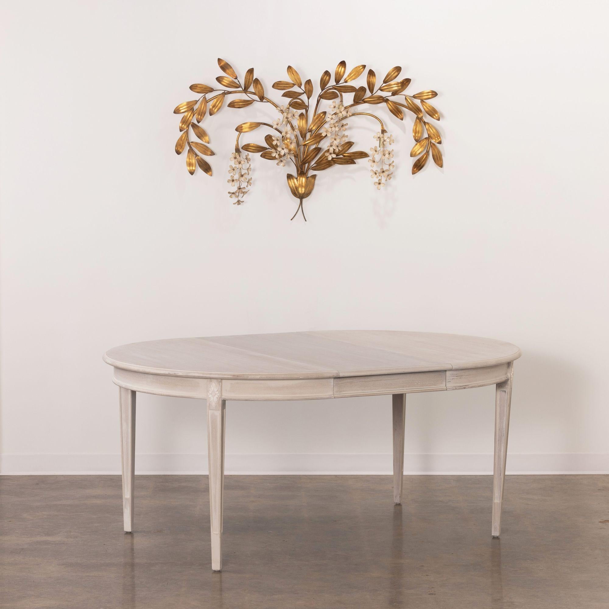 19th c. Swedish Gustavian Bleached and Glazed Extension Table with Three Leaves 7