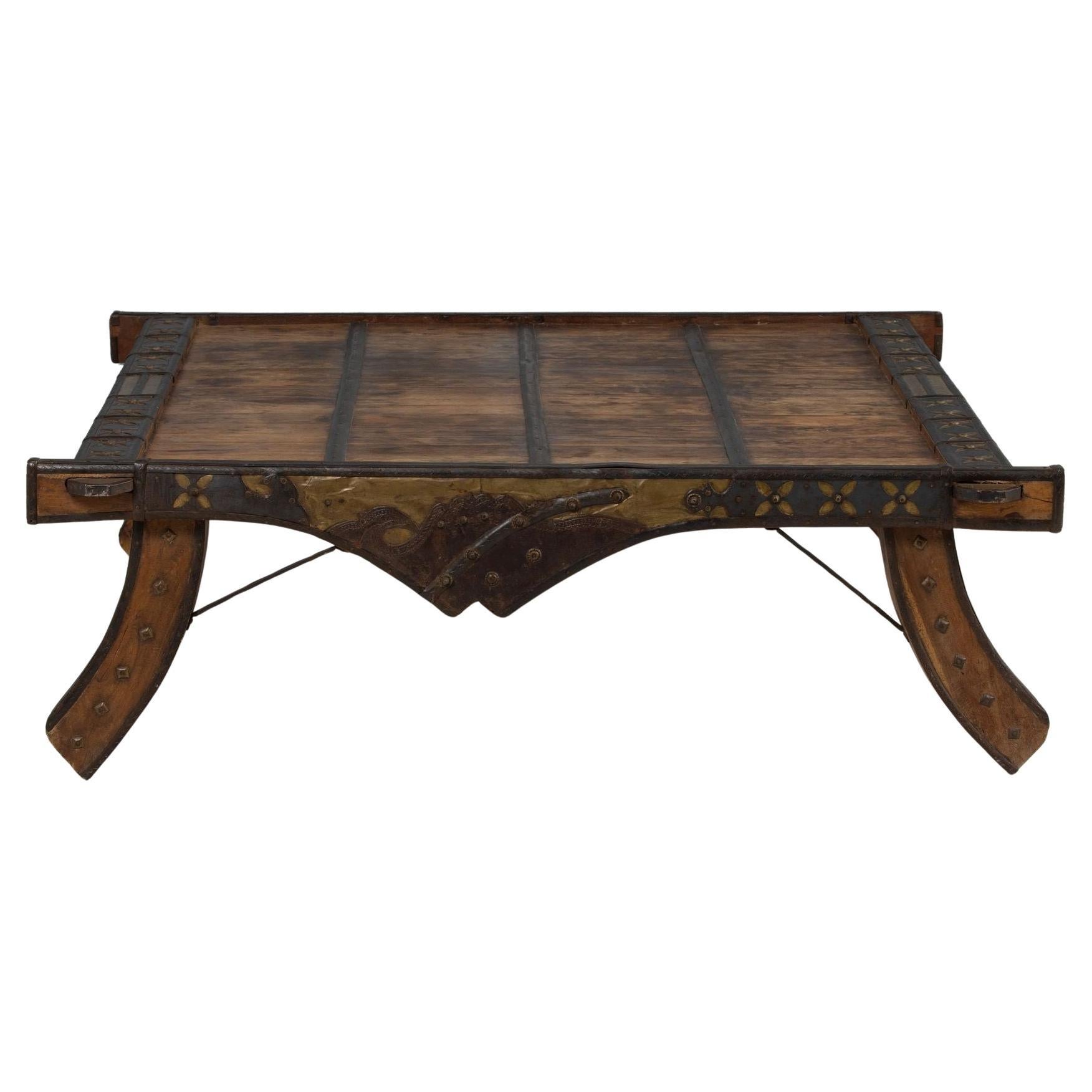 Anfang 20. Jh. Mauretanischer Couchtisch aus Acacia Wood