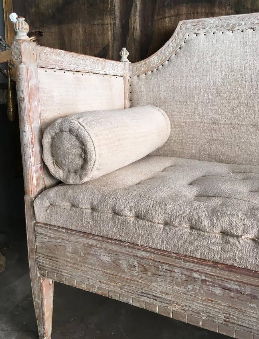 Swedish Early Gustavian Period Sofa in Original Paint, 18th Century Antique In Excellent Condition In Wichita, KS