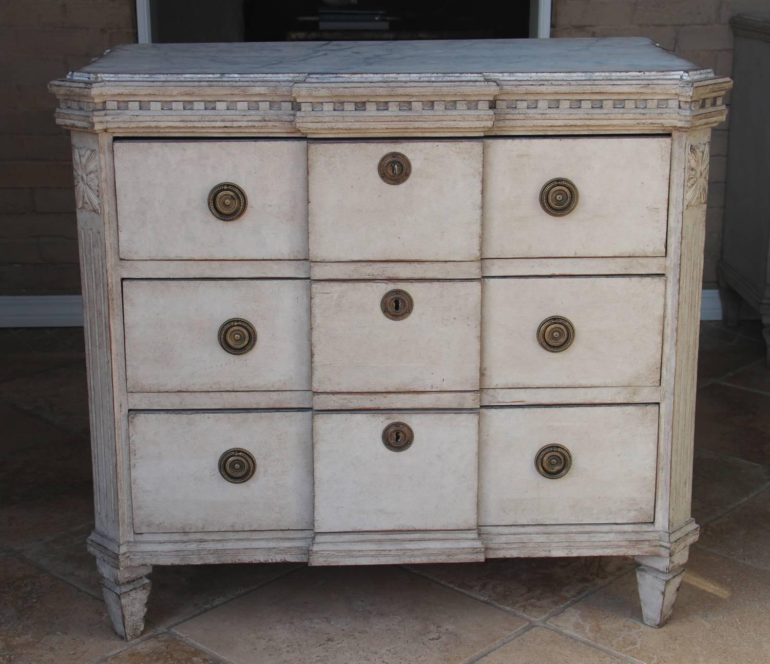 Swedish Gustavian Painted Breakfront Chest with Marbleized Top, 19th Century 2