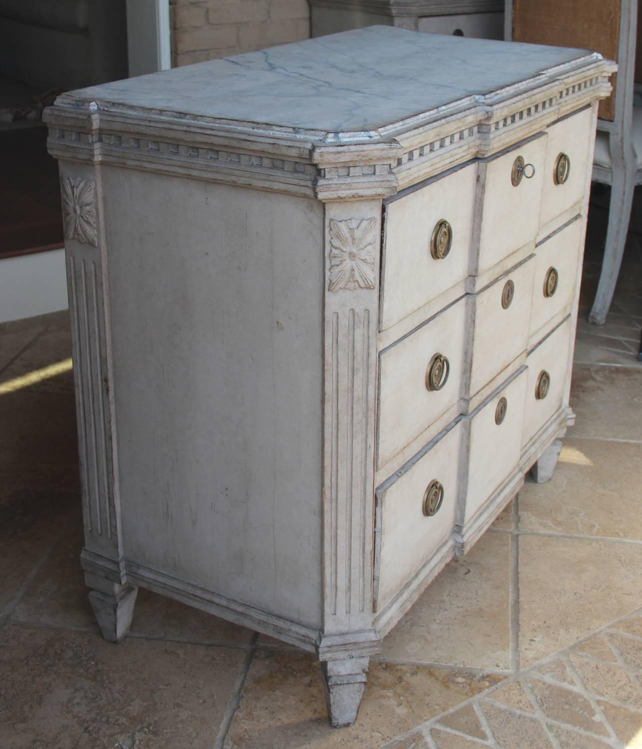 Swedish Gustavian Painted Breakfront Chest with Marbleized Top, 19th Century 3