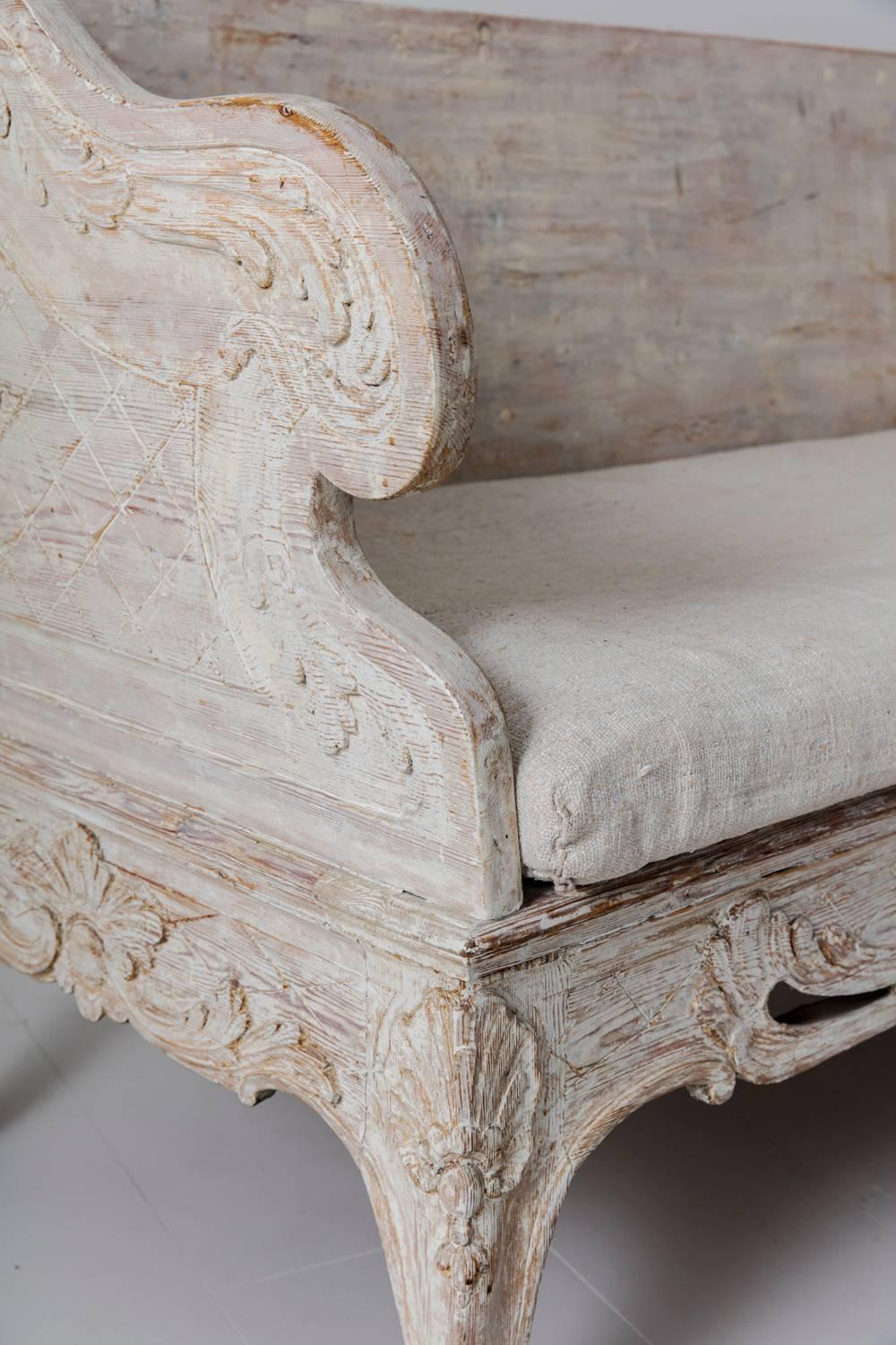 18th Century and Earlier 18th Century Swedish Rococo Period Trag Sofa Bench in Original Paint For Sale