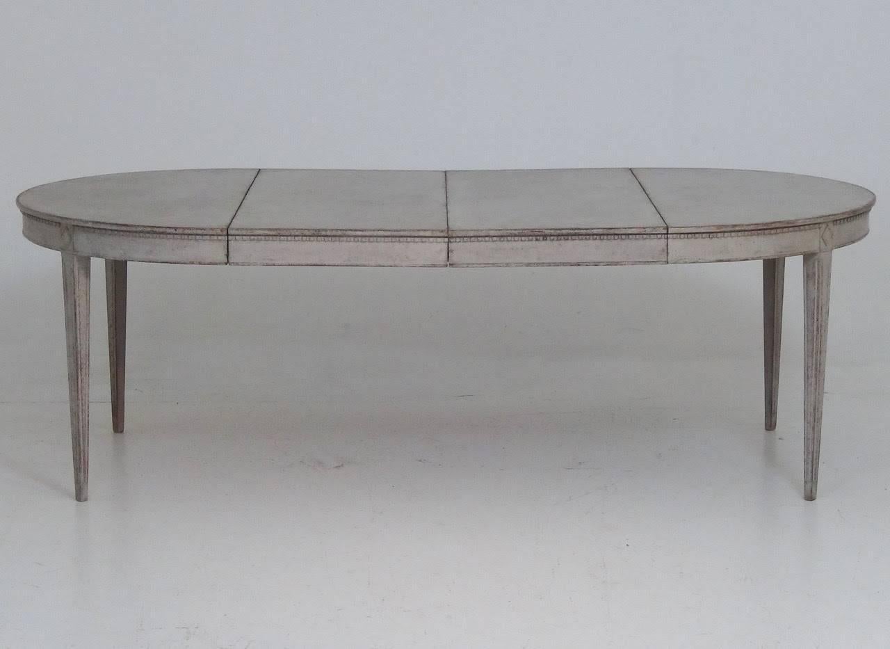 Swedish Extension Dining Table in the Gustavian Style 3