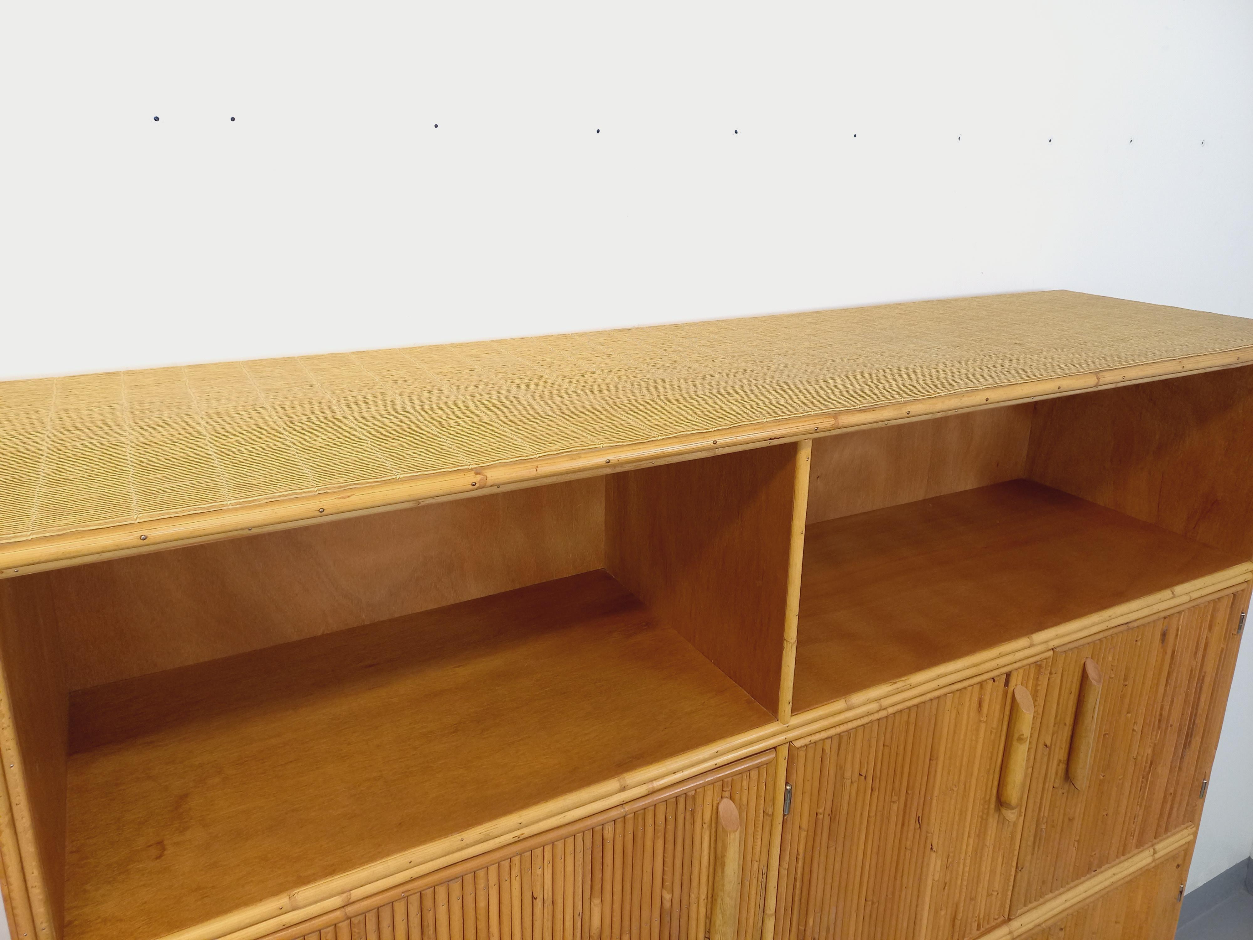 Mobile d'arredamento d'epoca in legno e legno chiaro degli anni '60 in vendita 2