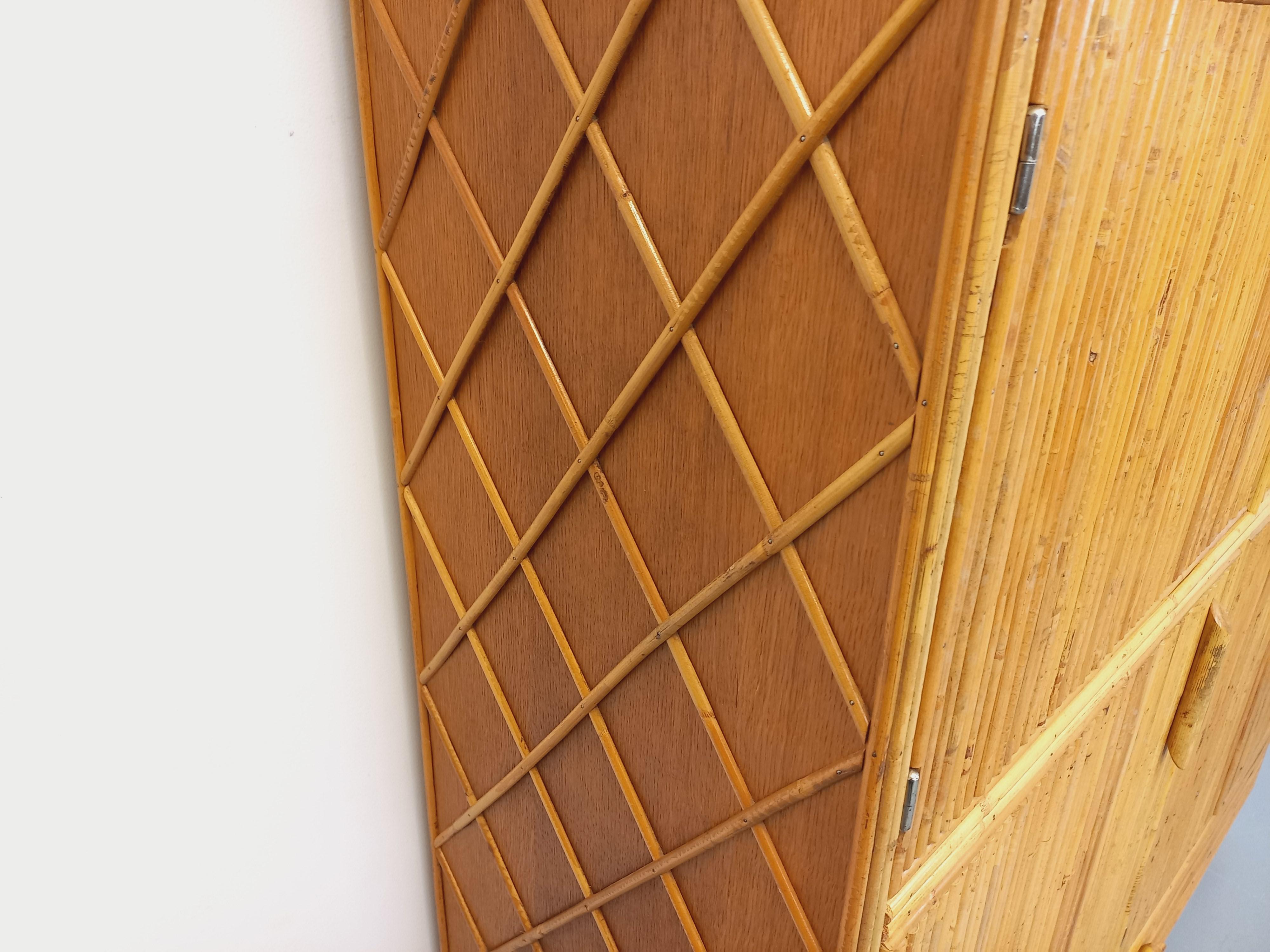 Mobile d'arredamento d'epoca in legno e legno chiaro degli anni '60 in vendita 5