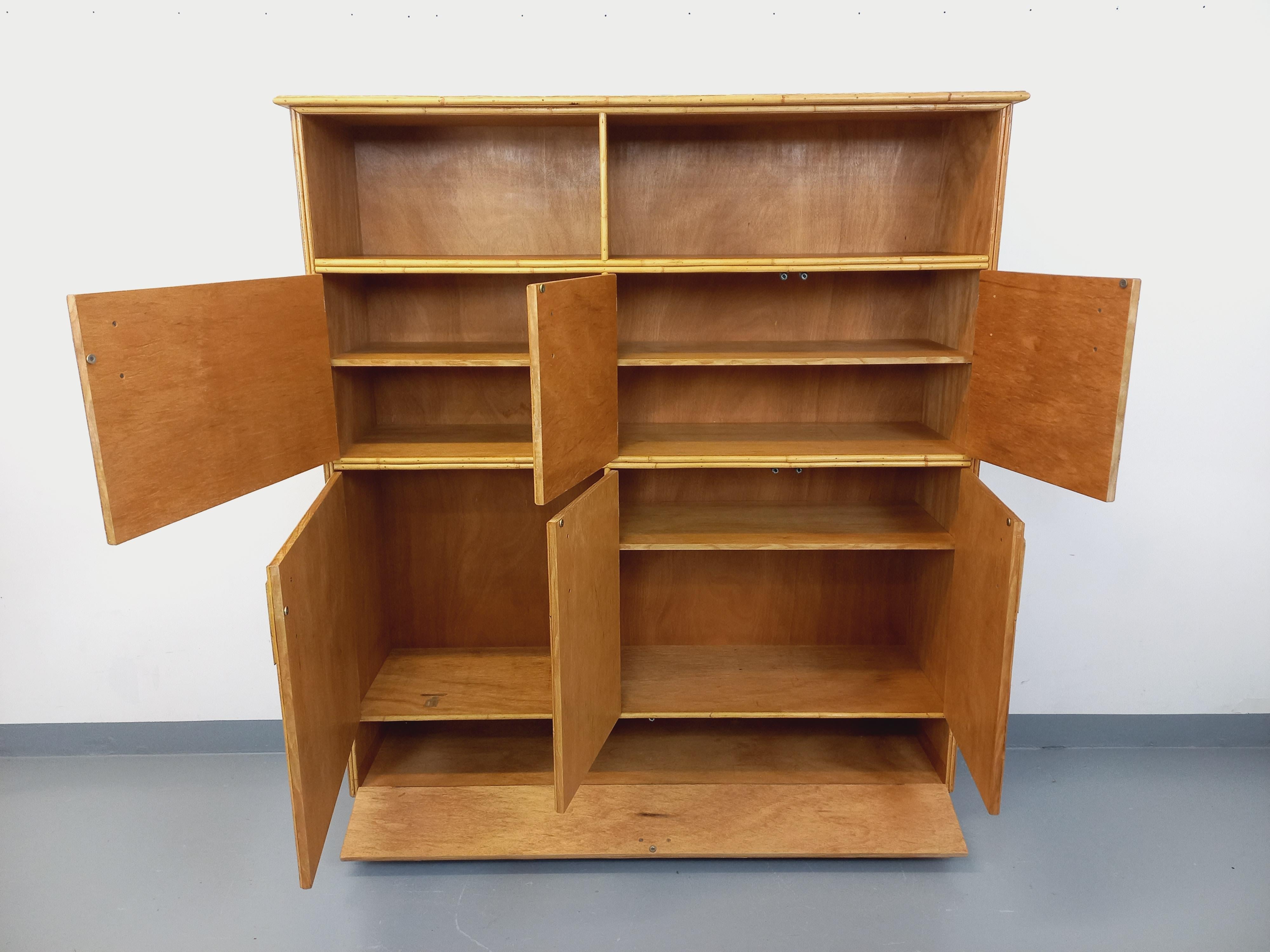 Mobile d'arredamento d'epoca in legno e legno chiaro degli anni '60 in vendita 7
