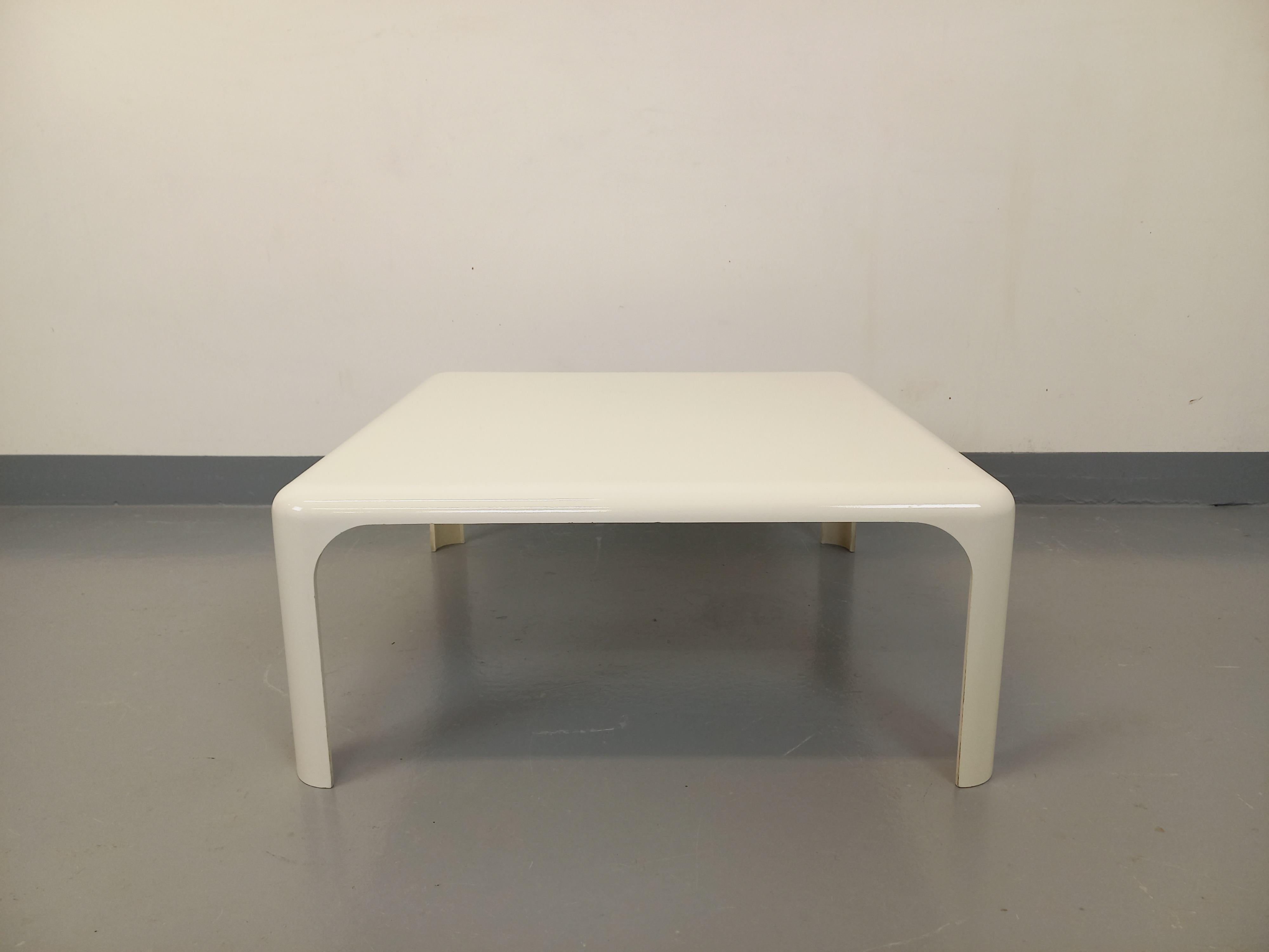 Ère spatiale Table basse carrée italienne vintage Demetrio 70 de Vico Magistretti en vente