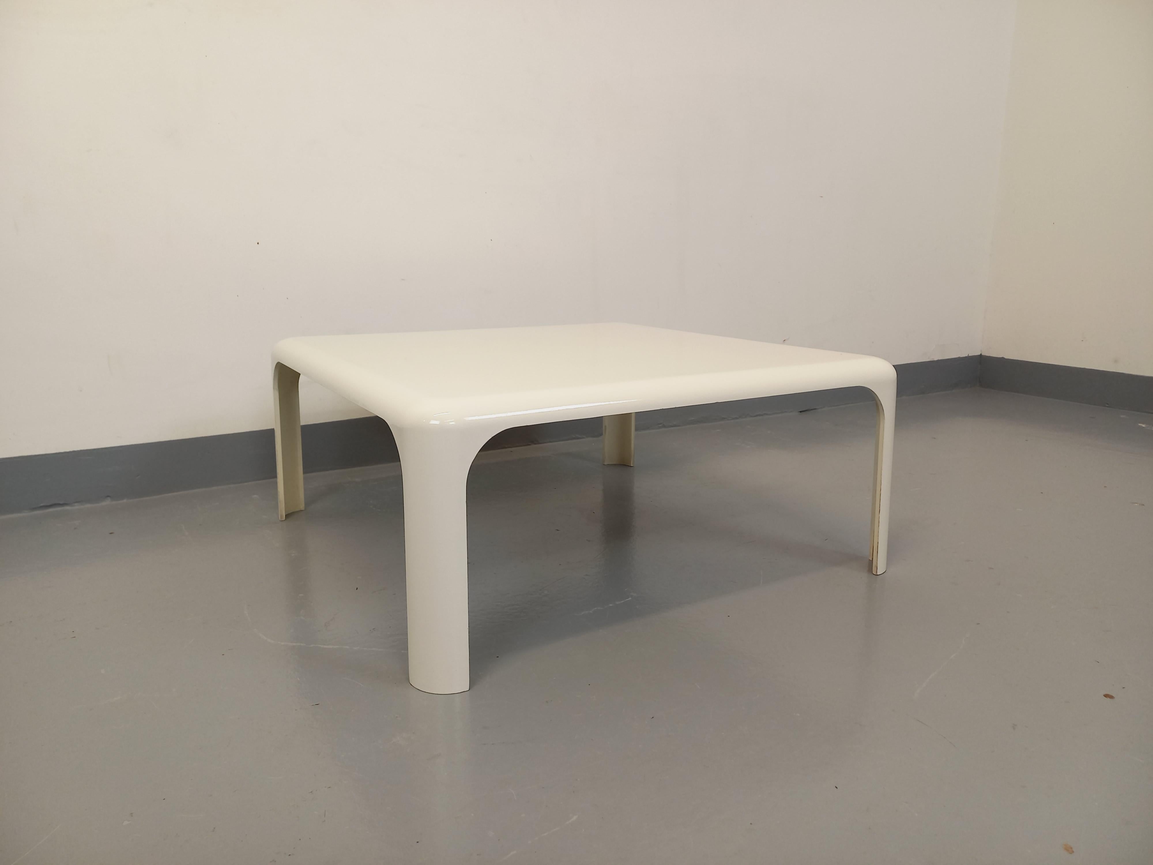 Fin du 20e siècle Table basse carrée italienne vintage Demetrio 70 de Vico Magistretti en vente