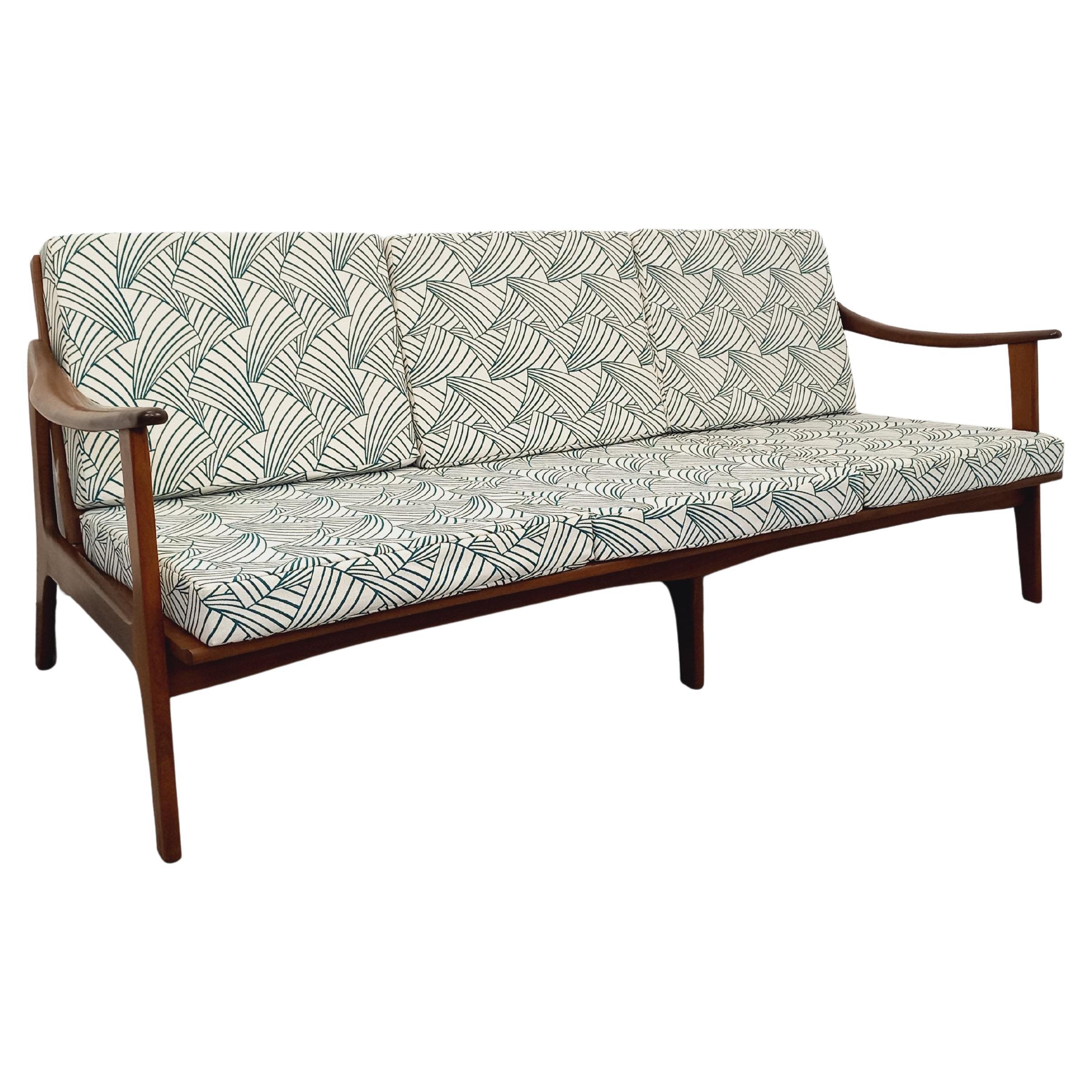 Banquette canapé 3 places scandinave vintage Arne Wahl Iversen pour Komfort teck
