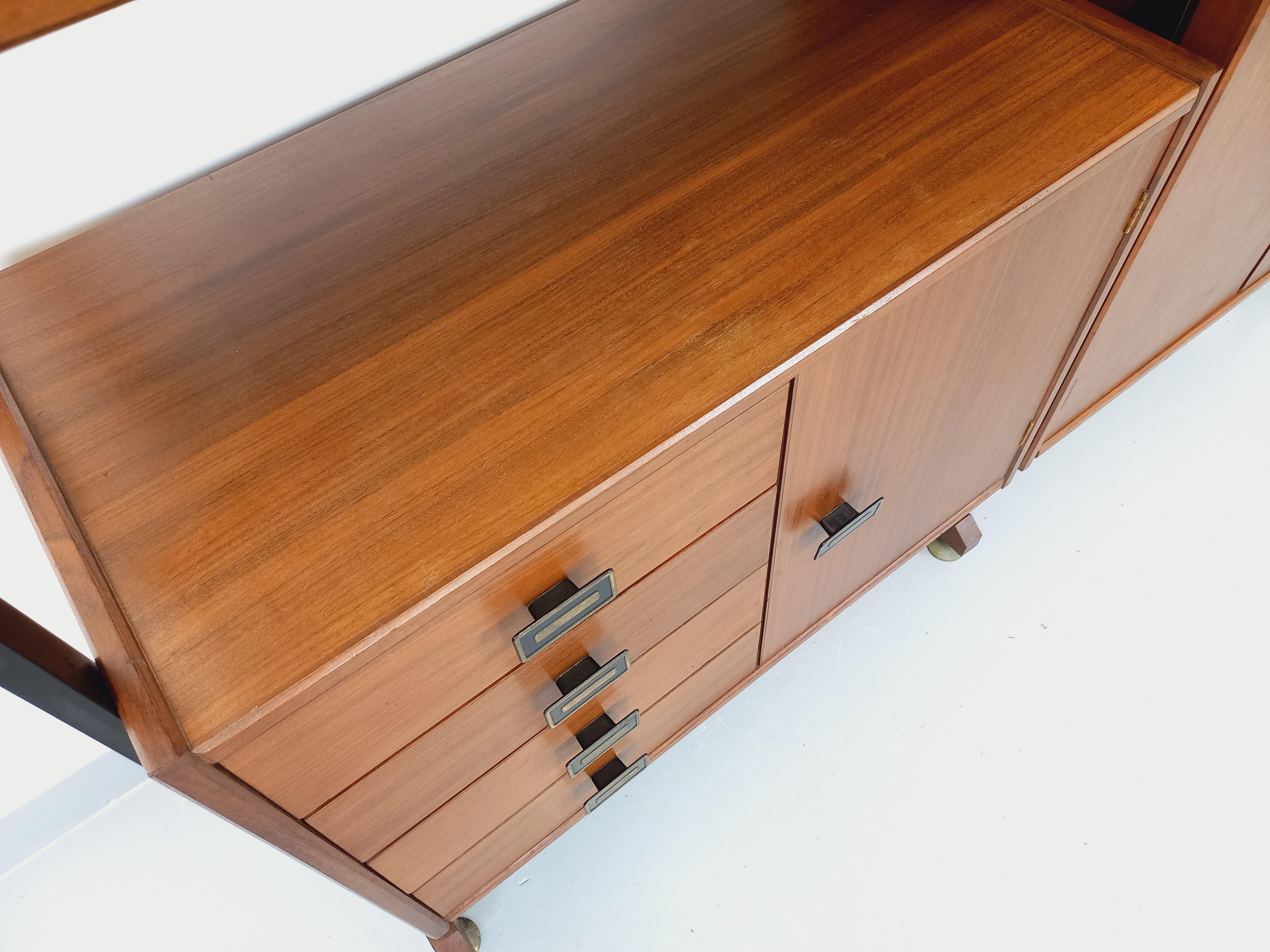Bibliothèque étagère italienne double modulable vintage en teck et métal en venta 2