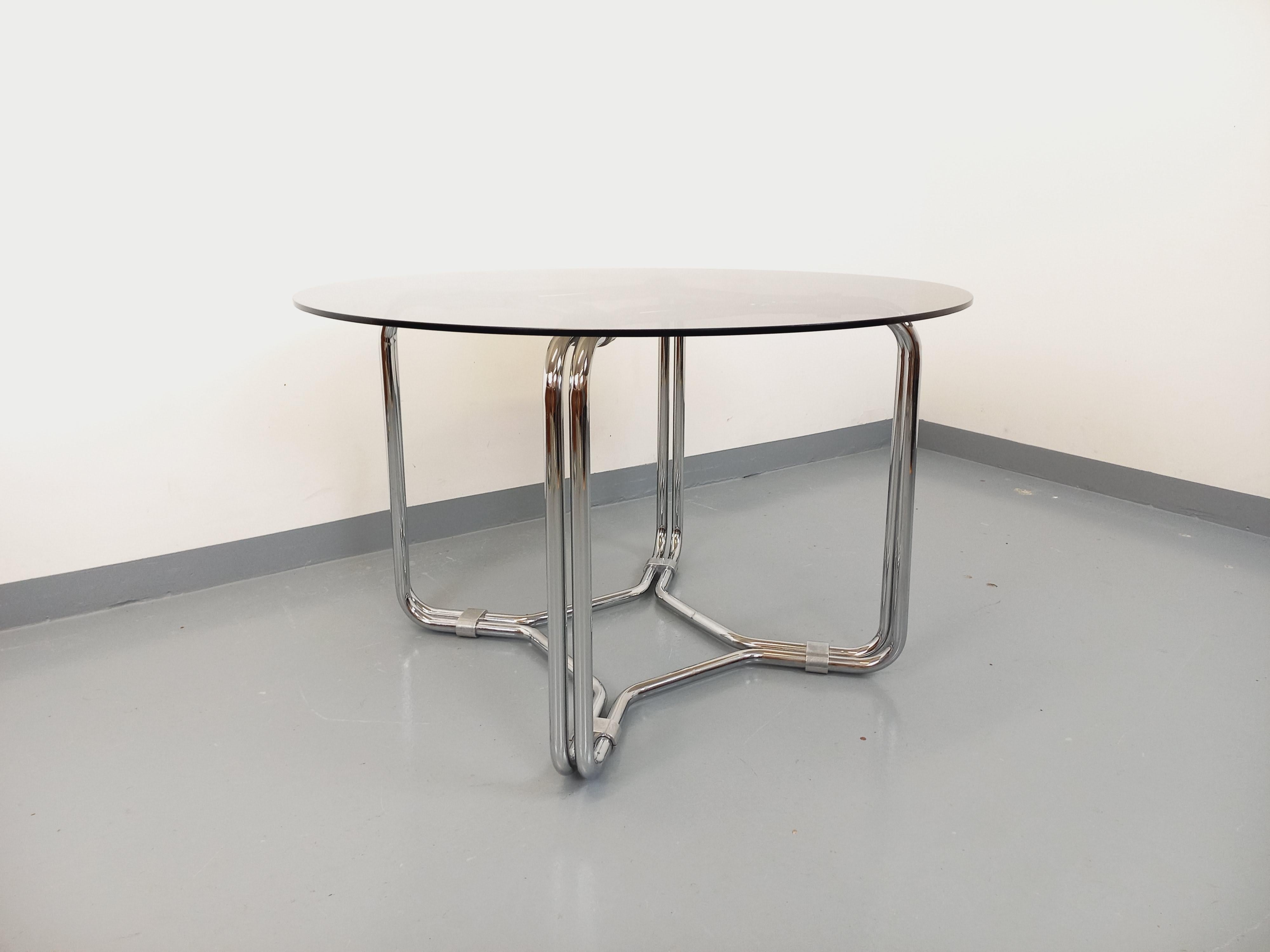 Table ronde de repas vintage en verre fumé et métal chromé style A Space en vente 5