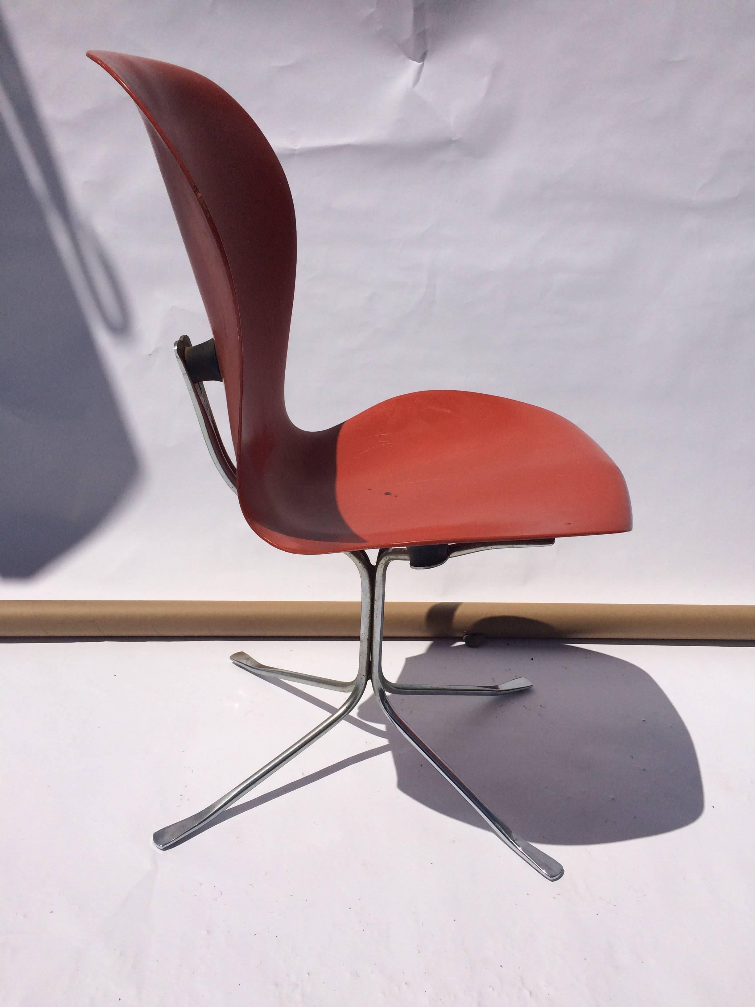 Ion Chair by Gideon Kramer In Fair Condition For Sale In Germantown, NY
