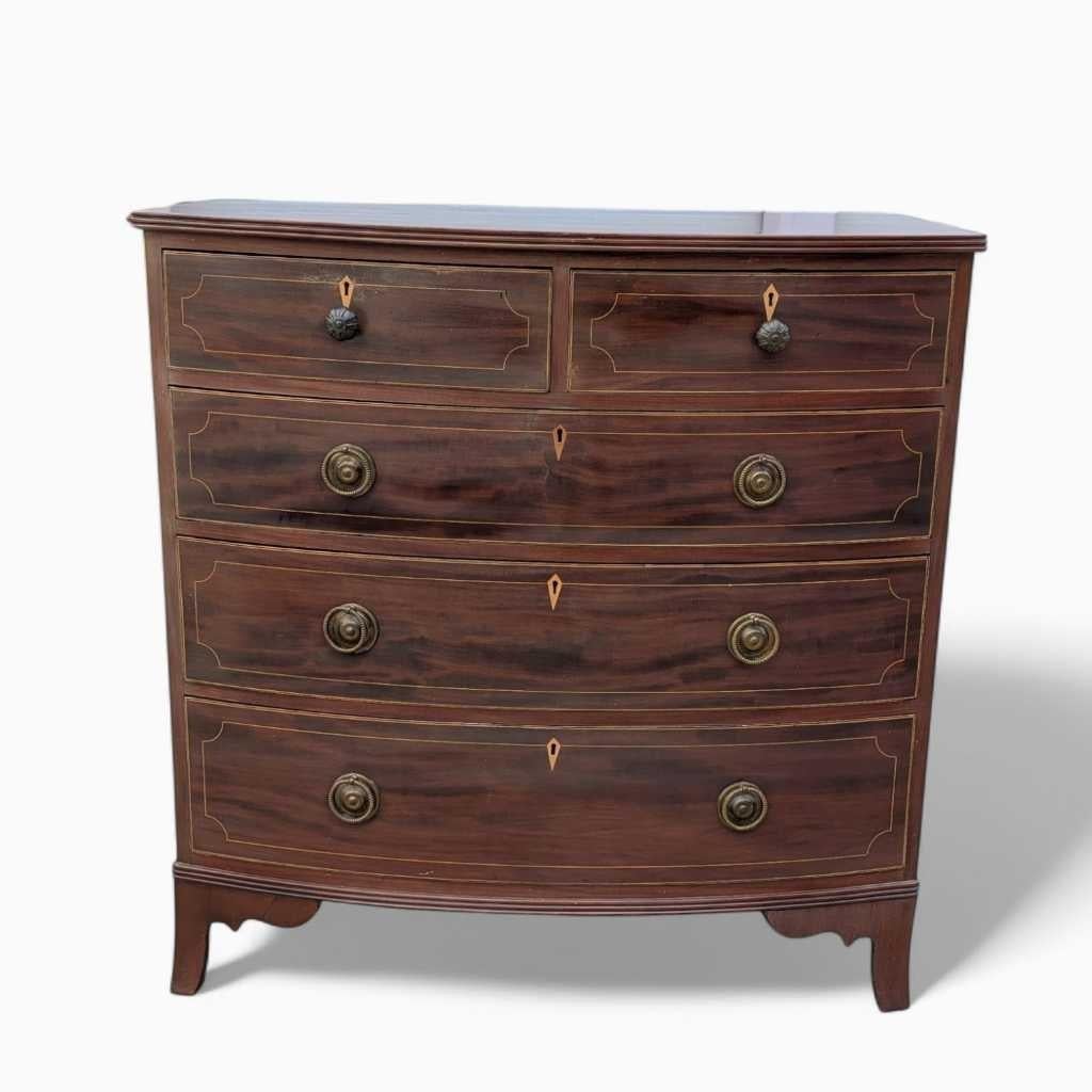 Commode ancienne à façade incurvée, commode, Wood, Mahogany, c.C. 1920 Bon état - En vente à Rancho Cucamonga, CA