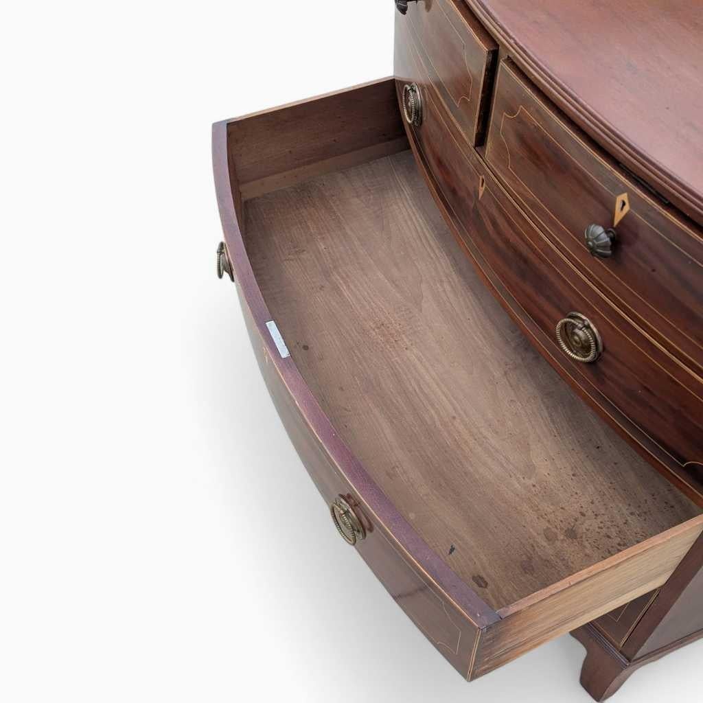 Commode ancienne à façade incurvée, commode, Wood, Mahogany, c.C. 1920 en vente 1