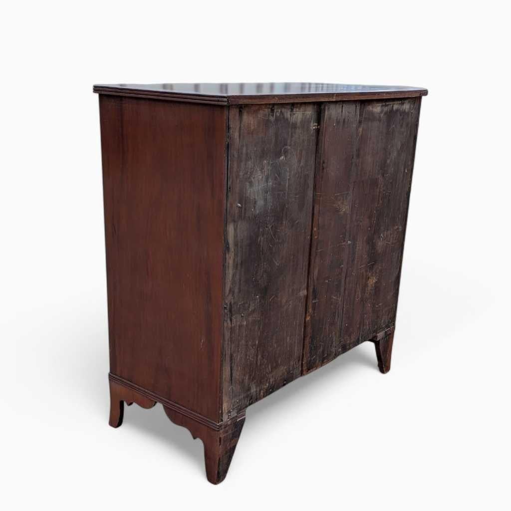 Commode ancienne à façade incurvée, commode, Wood, Mahogany, c.C. 1920 en vente 11