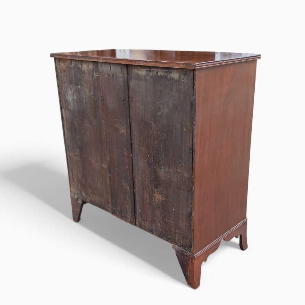 Commode ancienne à façade incurvée, commode, Wood, Mahogany, c.C. 1920 en vente 10