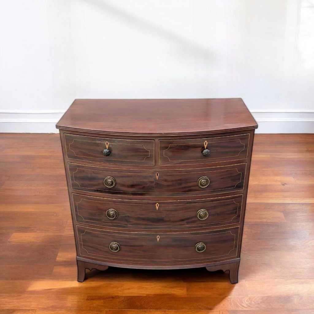 Commode ancienne à façade incurvée, commode, Wood, Mahogany, c.C. 1920 en vente 7