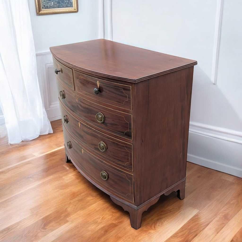 Commode ancienne à façade incurvée, commode, Wood, Mahogany, c.C. 1920 en vente 8