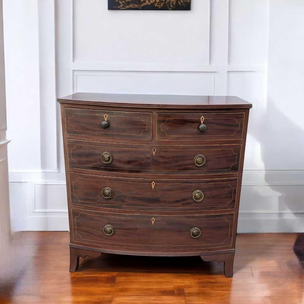Commode ancienne à façade incurvée, commode, Wood, Mahogany, c.C. 1920 en vente 13