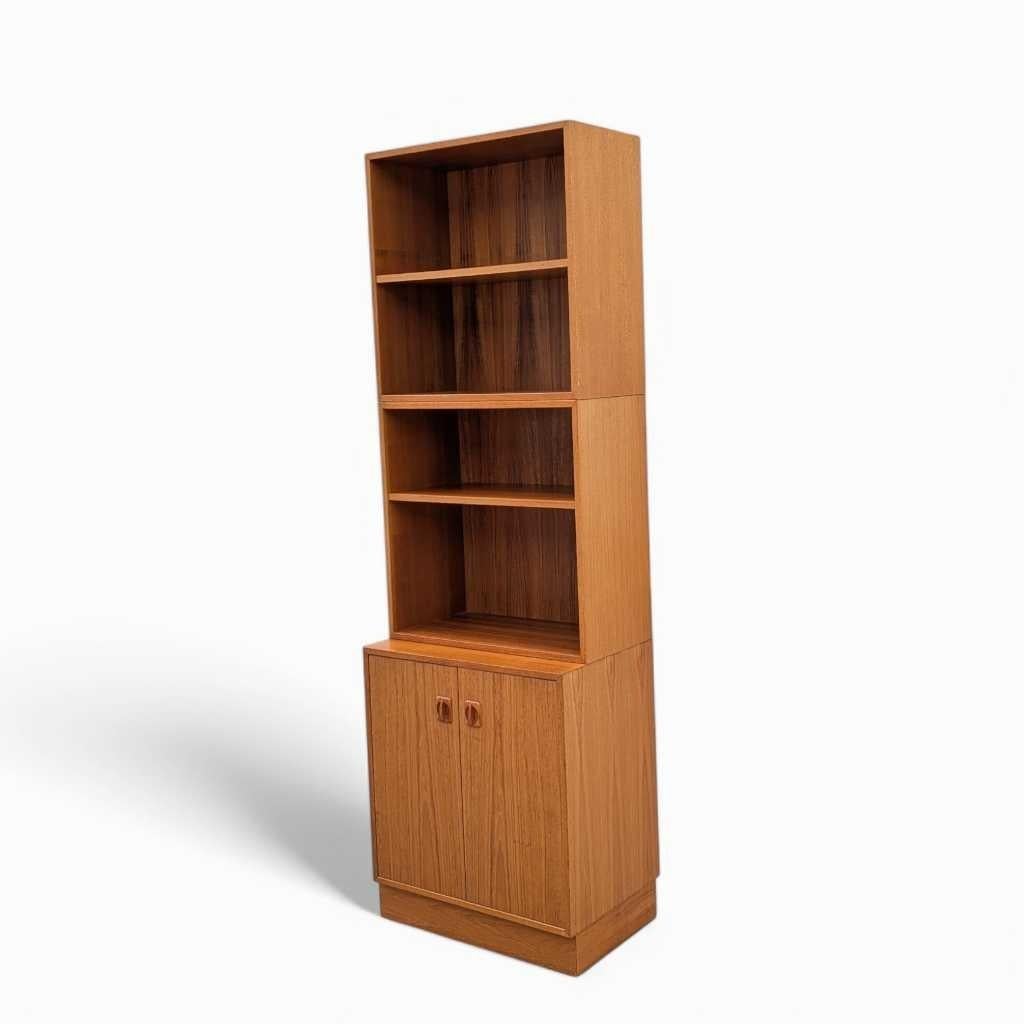 MCM Modular Upright Bookcase, Teak, Warm Finish, Denmark, c. 1960s For Sale 9