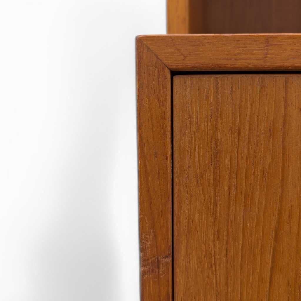 MCM Modular Upright Bookcase, Teak, Warm Finish, Denmark, c. 1960s For Sale 11