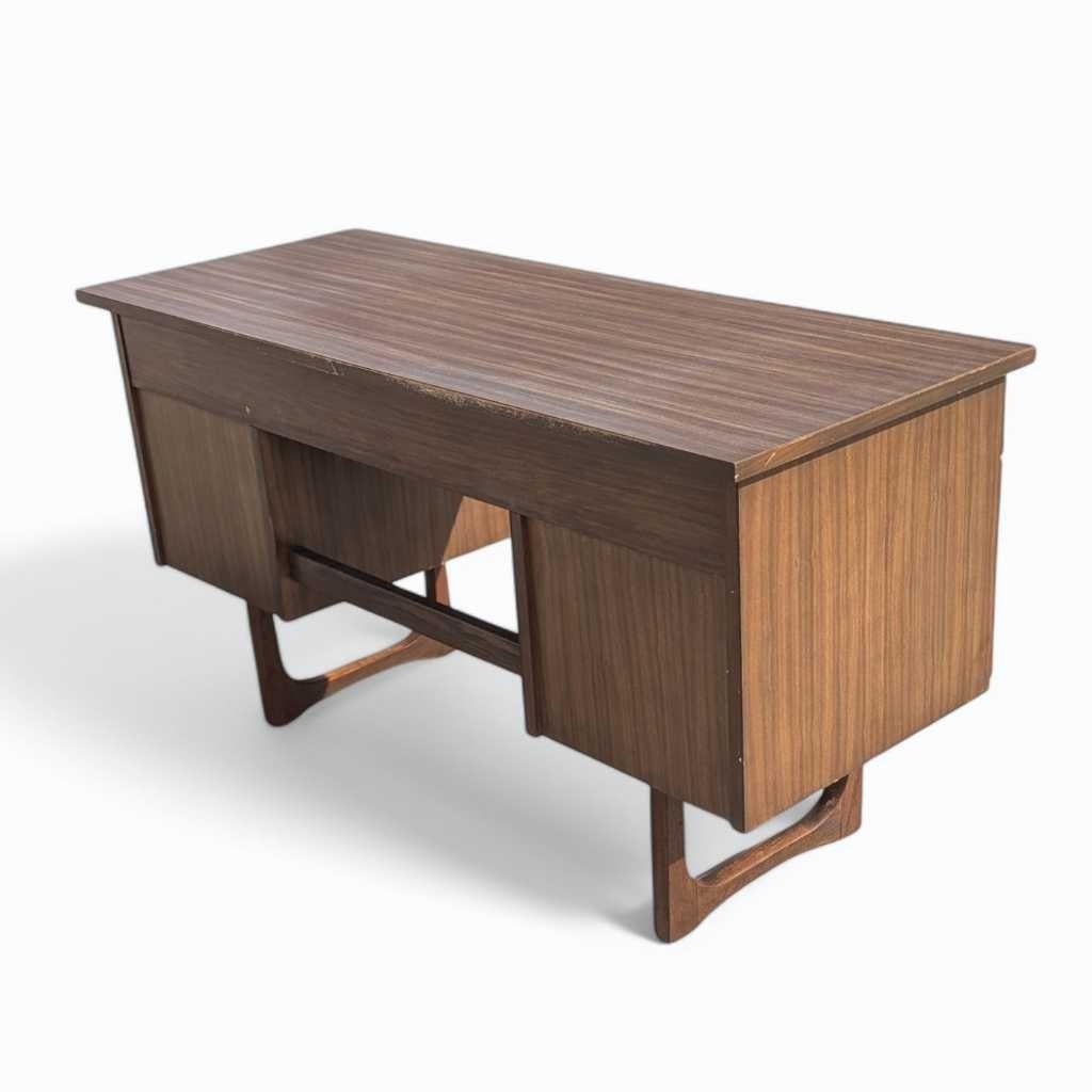 Scrivania di metà secolo con piano in laminato e base in Wood, Stati Uniti, 1960 ca. in vendita 6