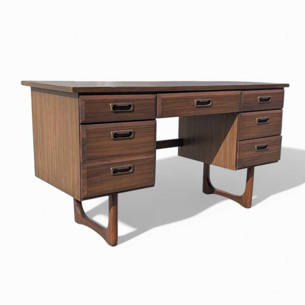 Scrivania di metà secolo con piano in laminato e base in Wood, Stati Uniti, 1960 ca. in vendita 13