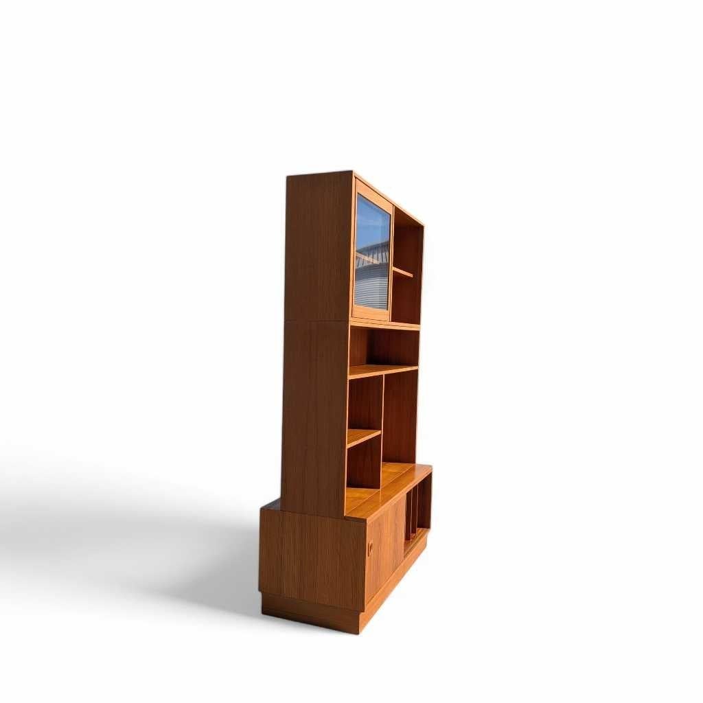 Mid-Century moderno Libreria e mobile a parete in teak, impiallacciatura di teak, finitura calda, Danimarca, 1960 ca. in vendita