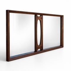 Specchio da parete vintage in stile brutalista canadese in legno di noce, realizzato da Tobago of Canada