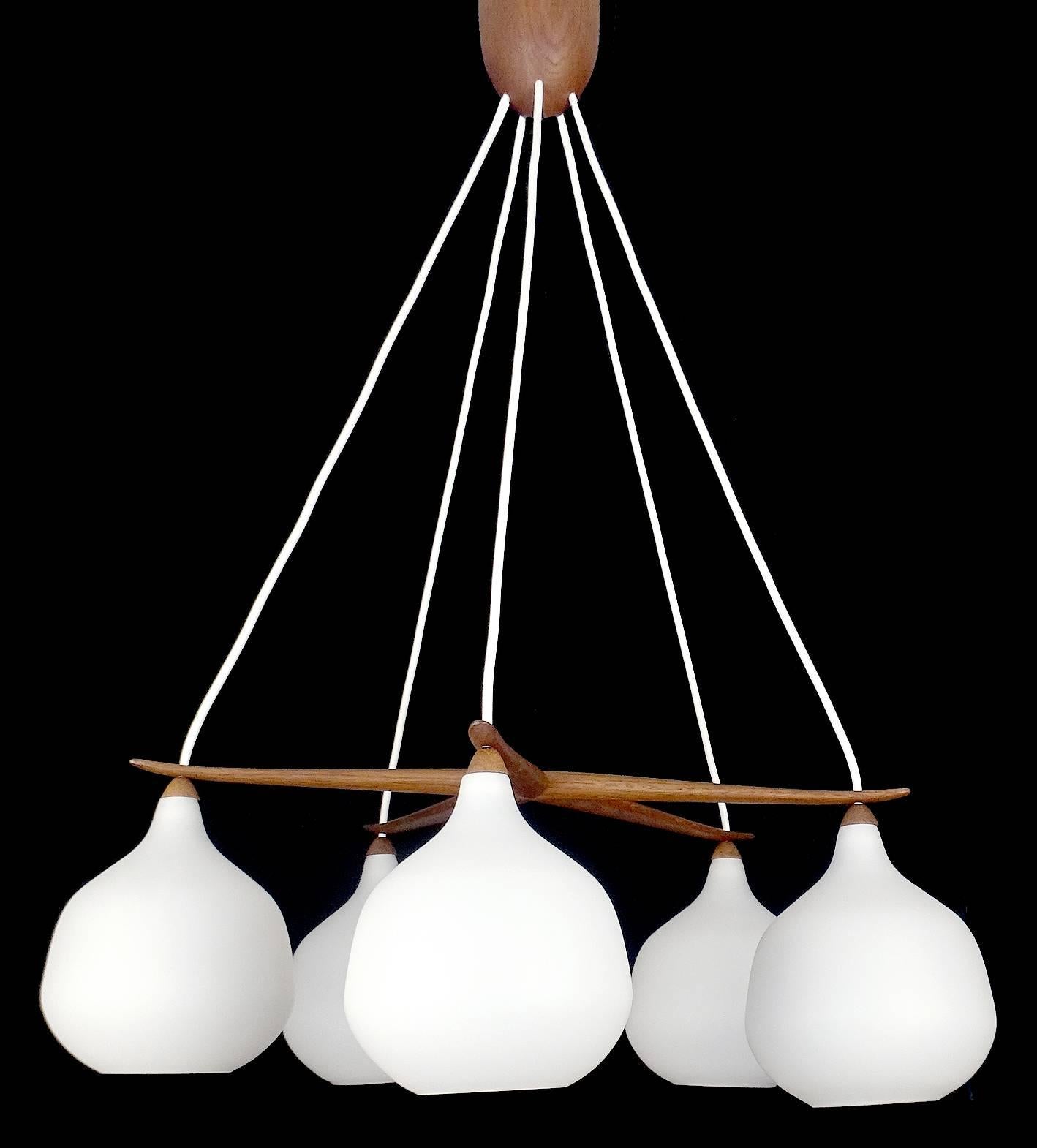  Luxus Chandelier by Uno & Osten Kristiansson Glass Globes Lamp Danish Modern In Excellent Condition In Bremen, DE