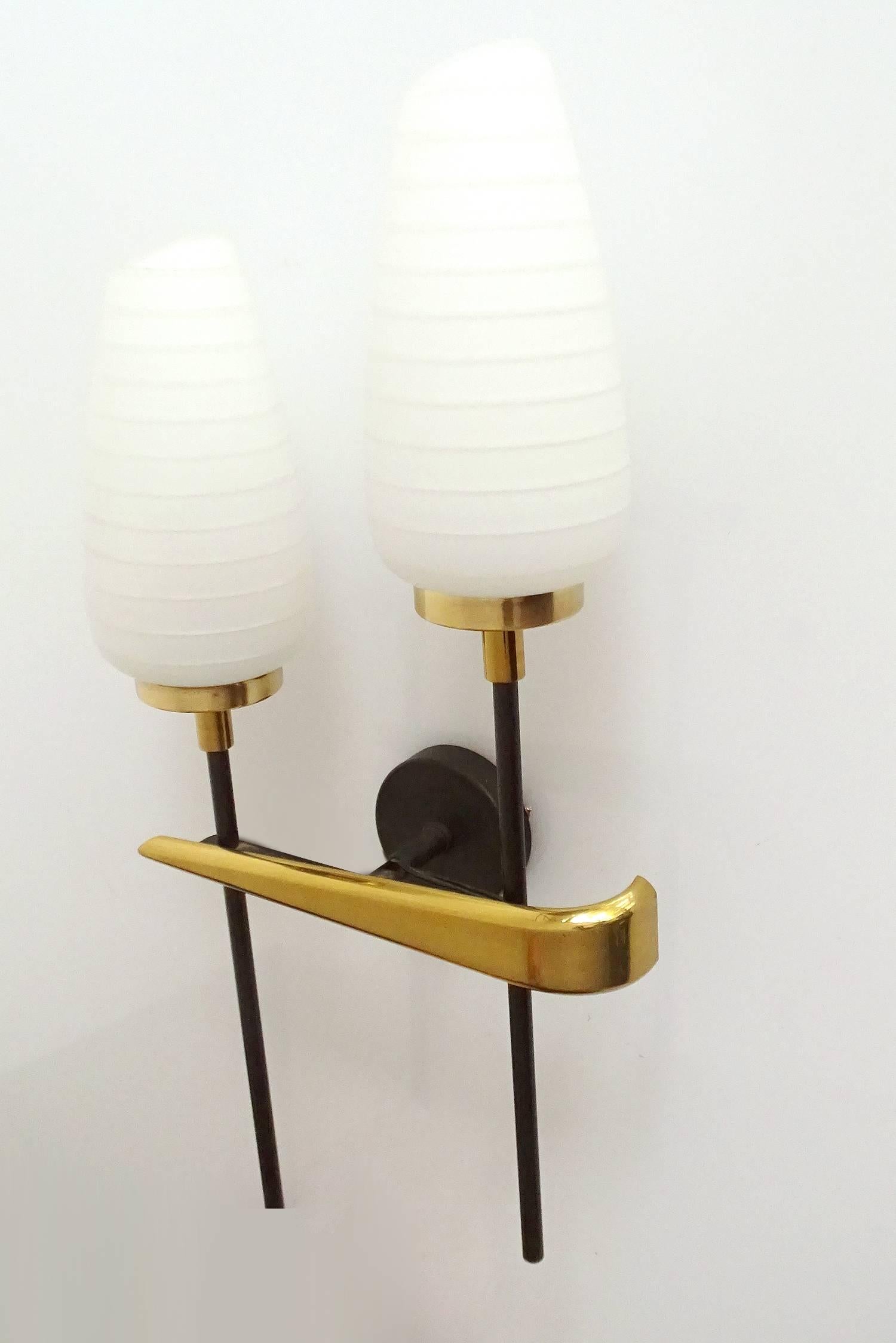 Mid-20th Century Pair MidCentury Lunel Glass Brass Mirror Sconces Lights, Stilnovo  Gio Ponti Era